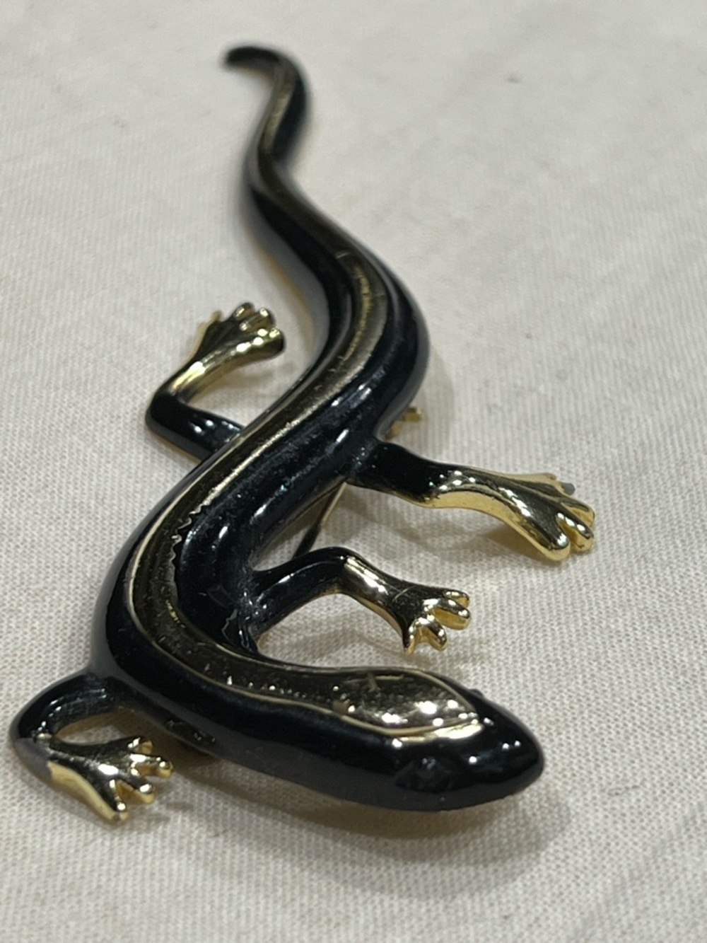 Vintage Salamander Brooch Pin Black & Gold Lizard Gecko Reptile Amphibian